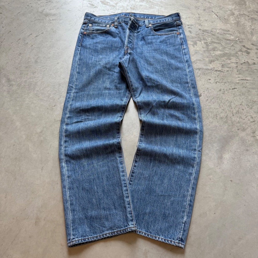 Levis 501 Original Fit Blue Denim Jeans Mens 36x30 Straight Leg Button Fly